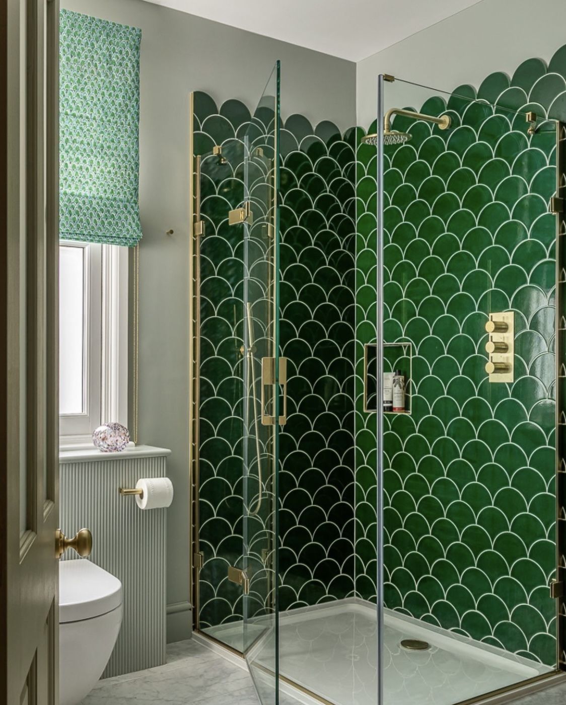 Hot Pick | akadeco Fish scale peel and stick backsplash wall tile | Green | 30.5cm x 30.5cm | OEM | akadeco abstractpeelstickwallpaper.com